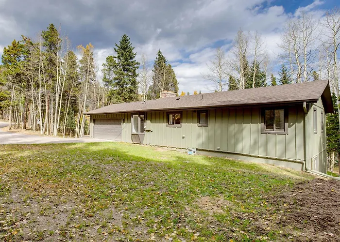 Hot Tub + Game Room: Peaceful Retreat In Evergreen