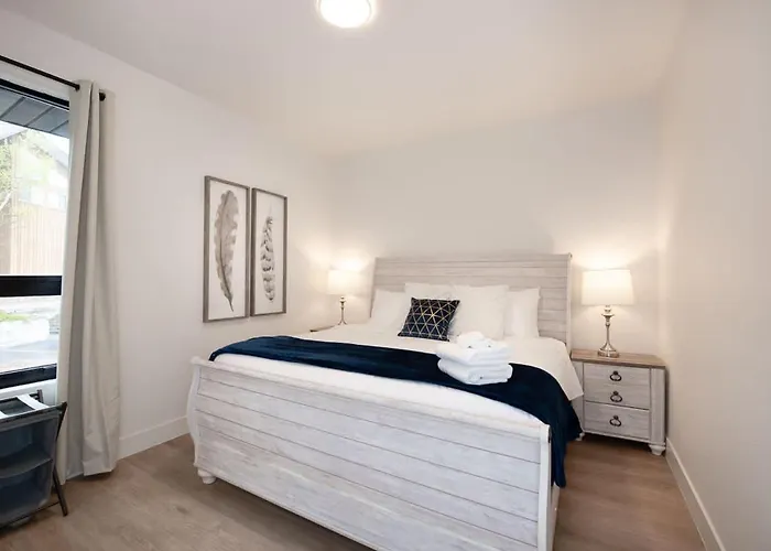 Cozy Condo With Beautiful View Of Evergreen